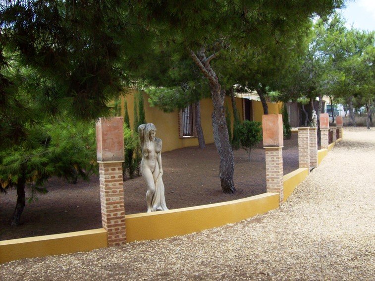   <br />	 This Luxurious, Rustic &amp; Highly Private, Four Bedroom Country Villa in Lo Pepin is located in the area of Ciudad Quesada. Amenities s...