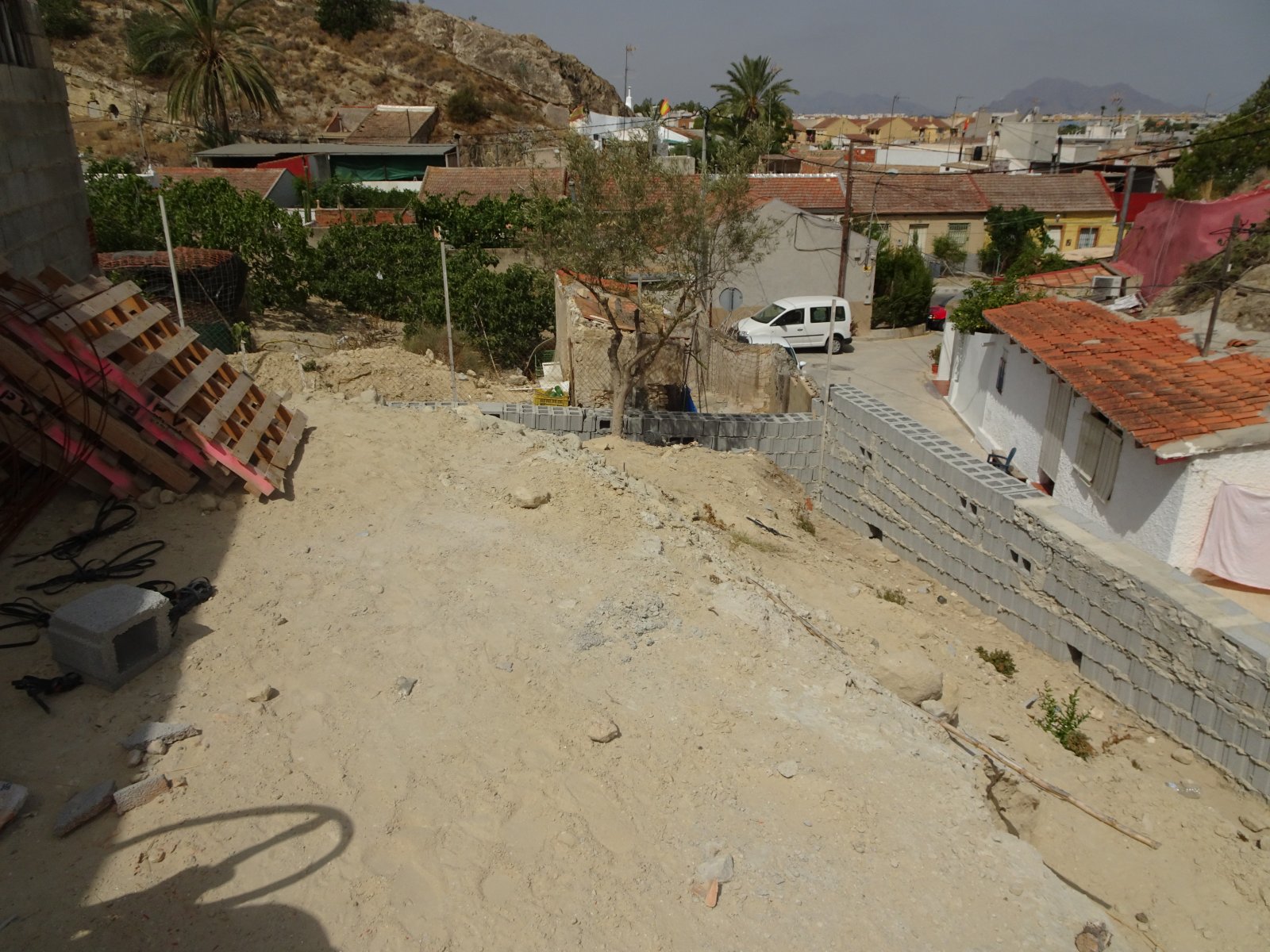   <br />	 2 x PLOTS: 135m2 Building Plot + 70m2 Plot opposite for parking/additional garden.&amp;nbsp;This South Facing Plot of Land in Rojales is ...