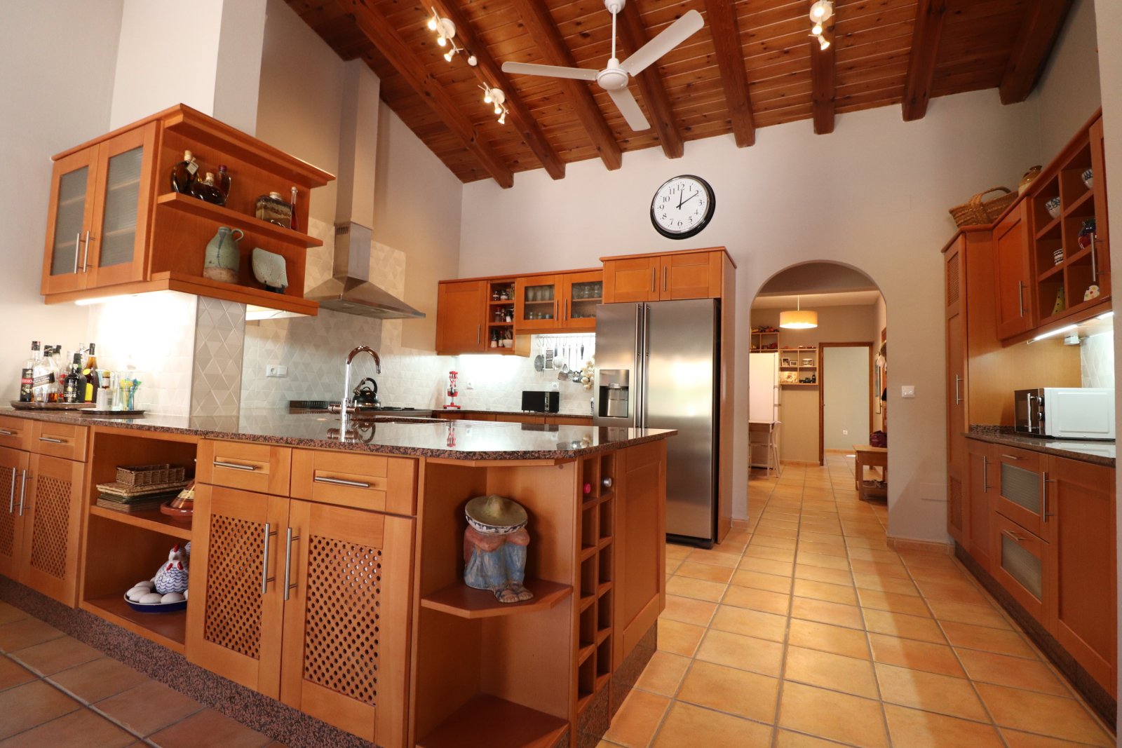   <br />	       This Stunning, Architecturally Designed, Seven Bedroom Country Property in Catral is located in the tranquil Farming Community of t...