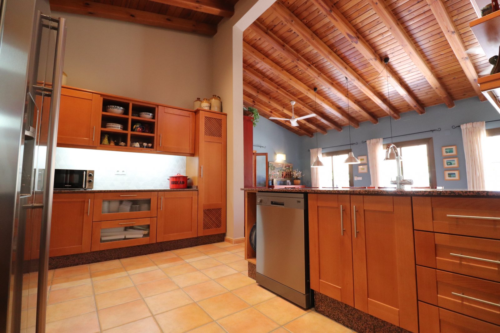   <br />	       This Stunning, Architecturally Designed, Seven Bedroom Country Property in Catral is located in the tranquil Farming Community of t...