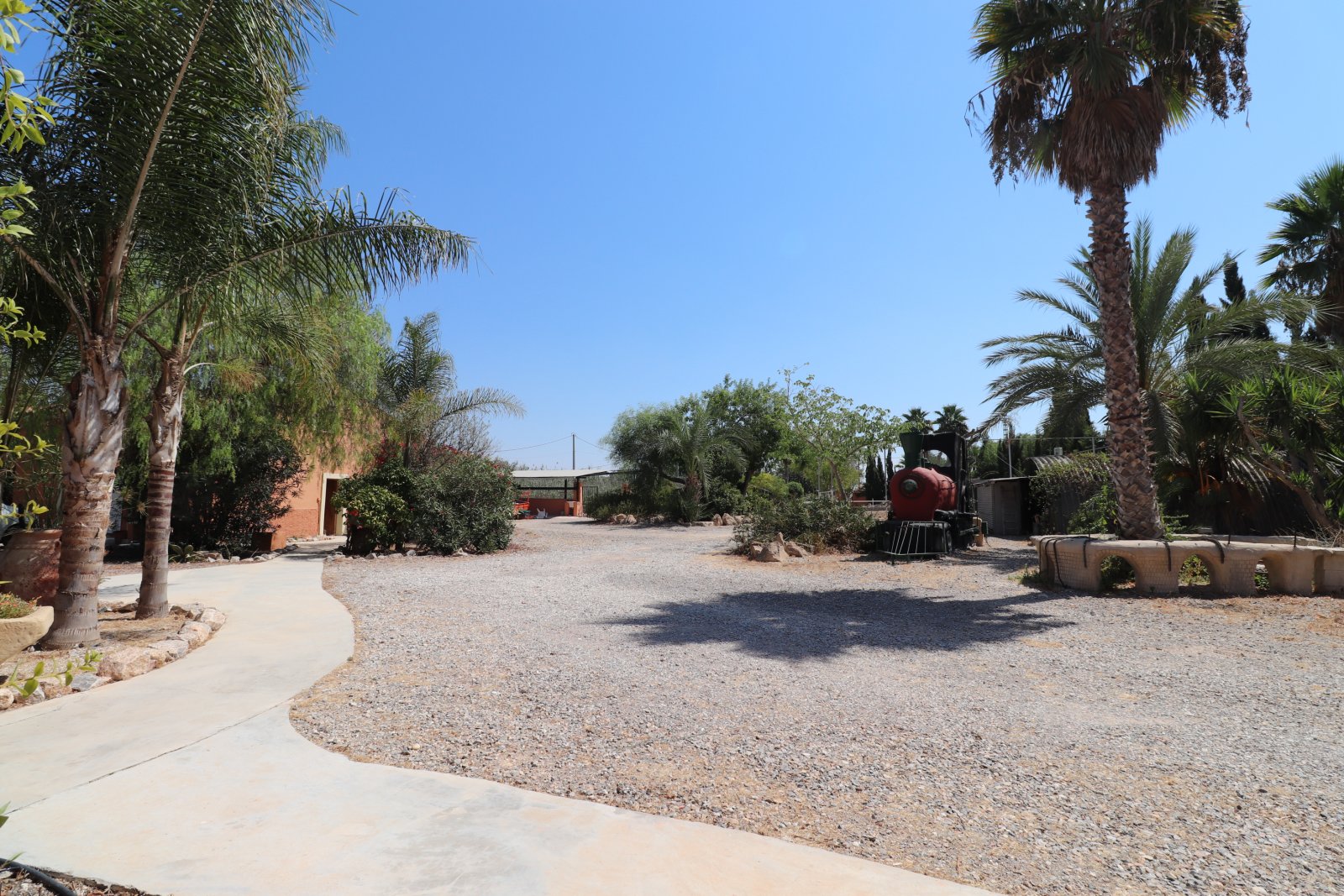   <br />	       This Stunning, Architecturally Designed, Seven Bedroom Country Property in Catral is located in the tranquil Farming Community of t...