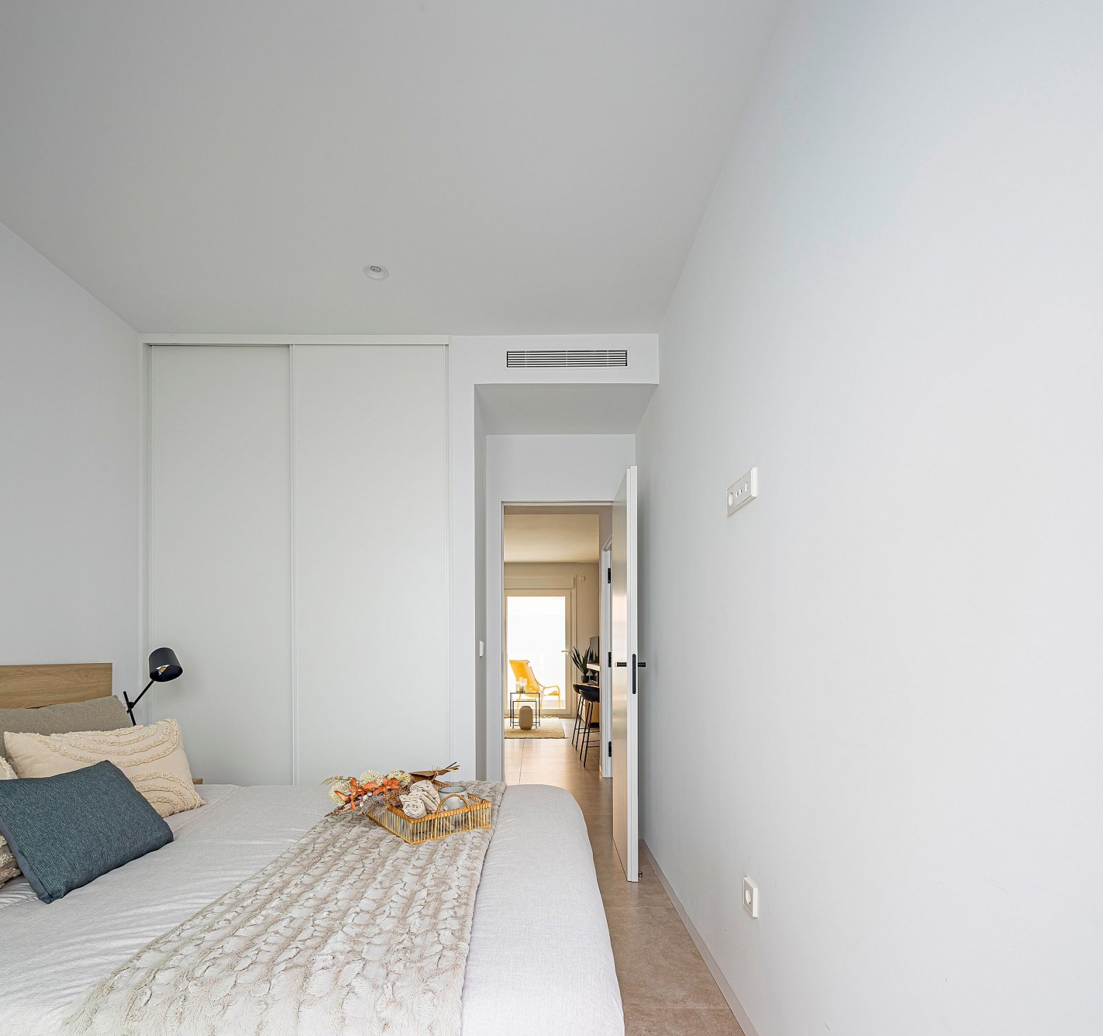 <p>Apartment with terrace provided with 2 Bedrooms and 2 Bathrooms, communal swimming pool and parking spot. </p>