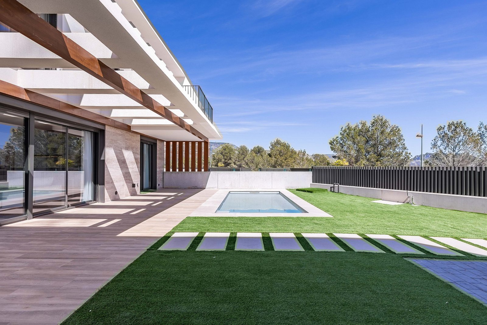 <p>Villa provided with 3 Bedrooms and 2 Bathrooms, optional swimming pool and parking space on own plot. </p><p>Discover these beautiful villas loc...