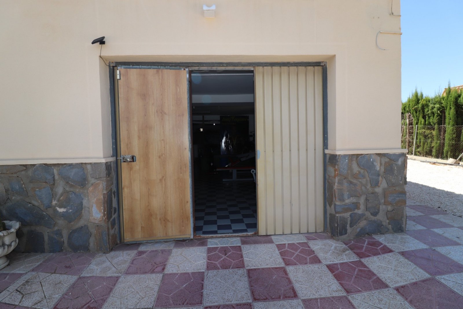   This Character, East Facing, Three Bedroom, Detached Villa in Lomas de la Juliana, a prestigious urbanisation located between the village of Algo...