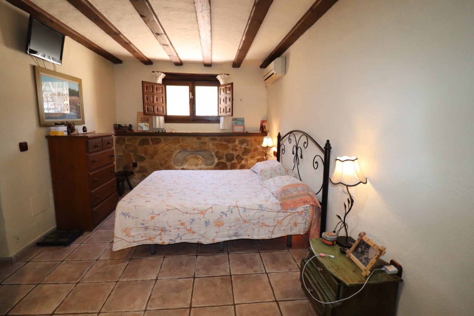   This Character, East Facing, Three Bedroom, Detached Villa in Lomas de la Juliana, a prestigious urbanisation located between the village of Algo...
