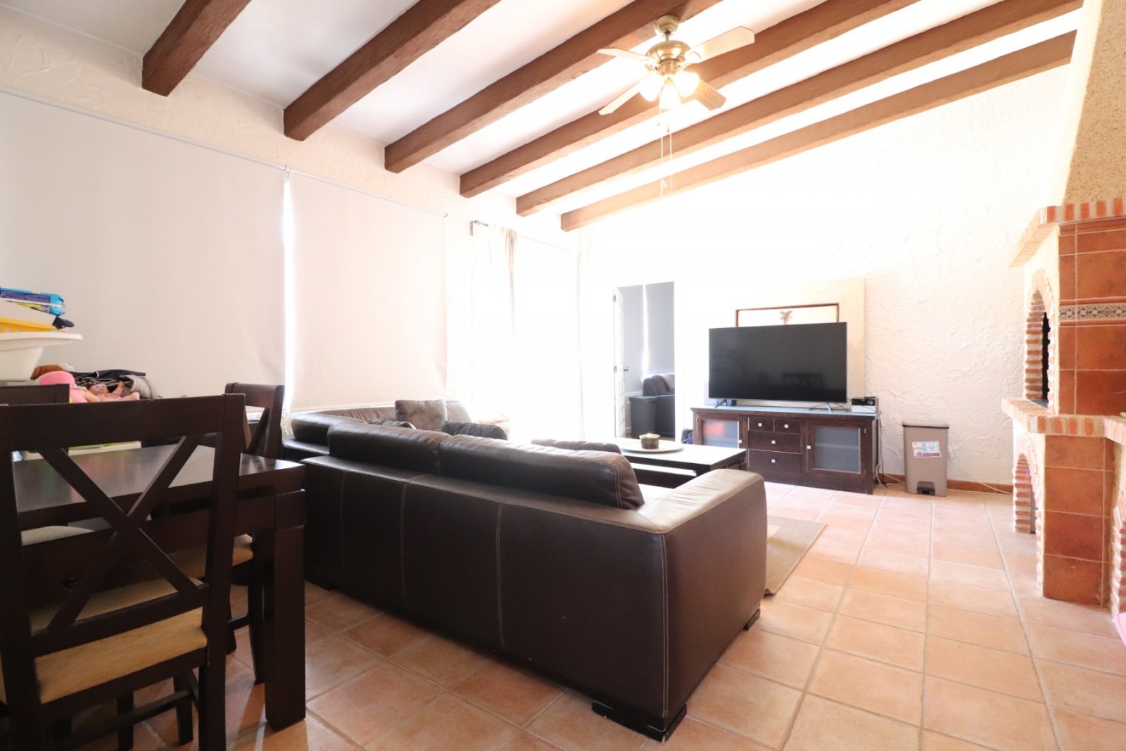 Charmante Landvilla mit Outdoor-Küche und Pool