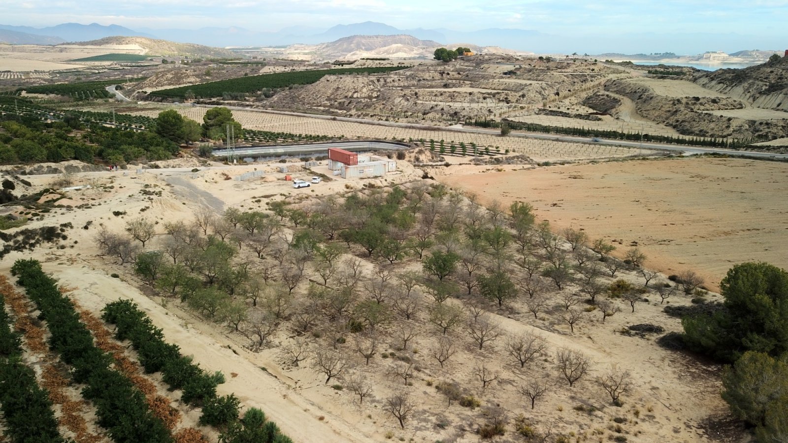   This 10.000m2 Plot in Torremendo is located in the vast Countryside, between San Miguel de Salinas, Bigastro &amp; Orihuela. Within just a 2-minu...