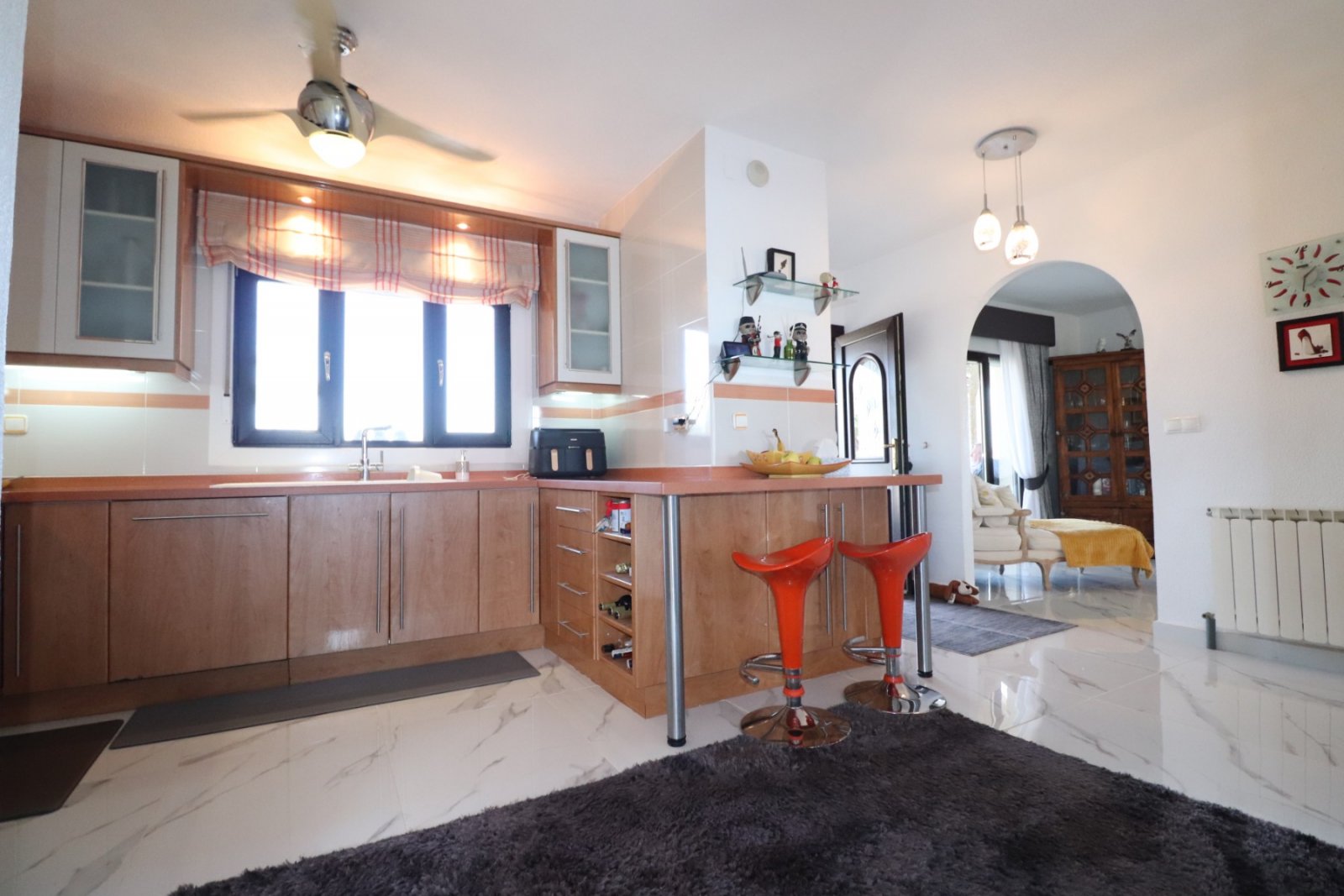   This Remarkable, West Facing, Corner, Five Bedroom Detached Villa in Lomas de La Juliana is located in a prominent position on the Costa Blanca S...