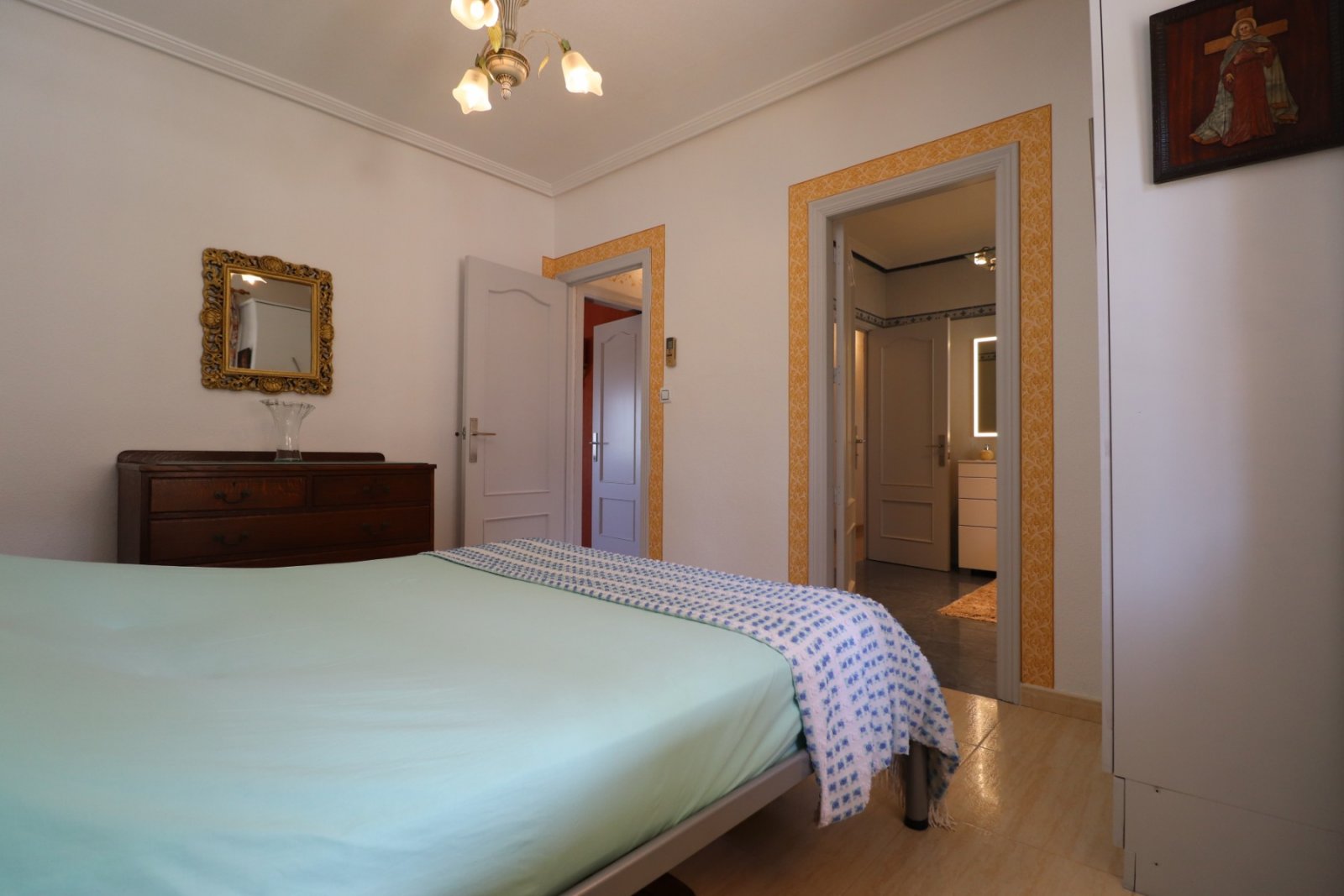   This Incredible, Three Bedroom, Detached Villa in Lomas de la Juliana is located in a prestigious residential area, just a 5-minute drive from Al...