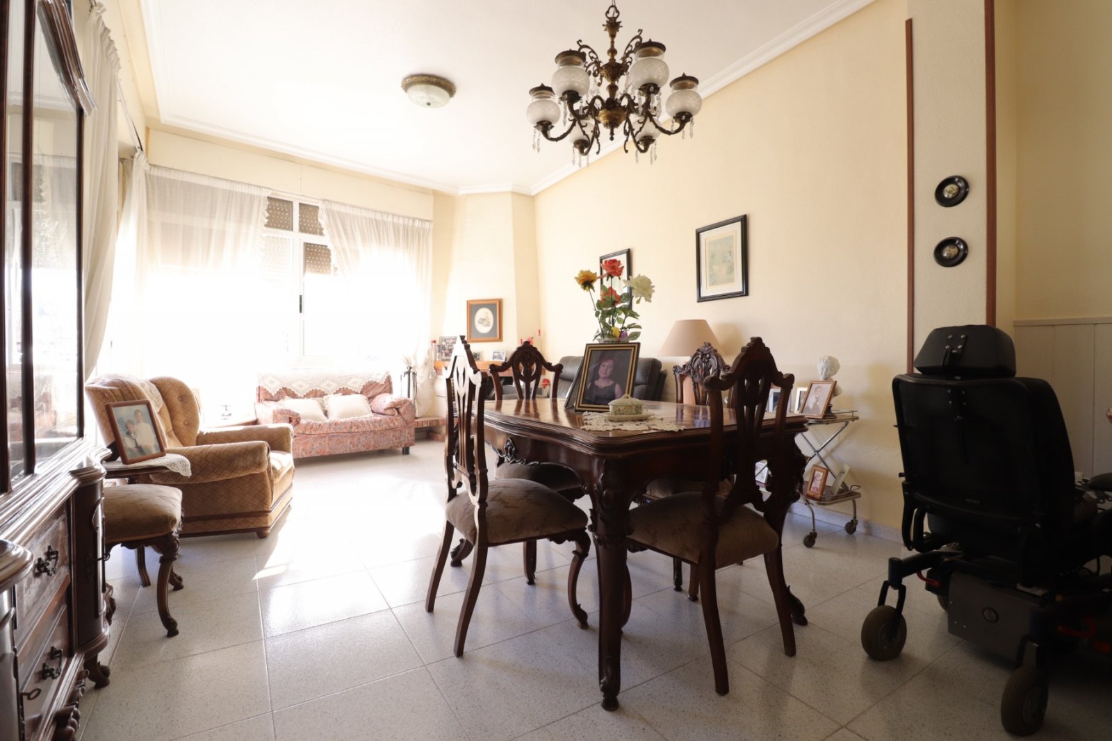 Sonniges Apartment mit Terrasse & Blick