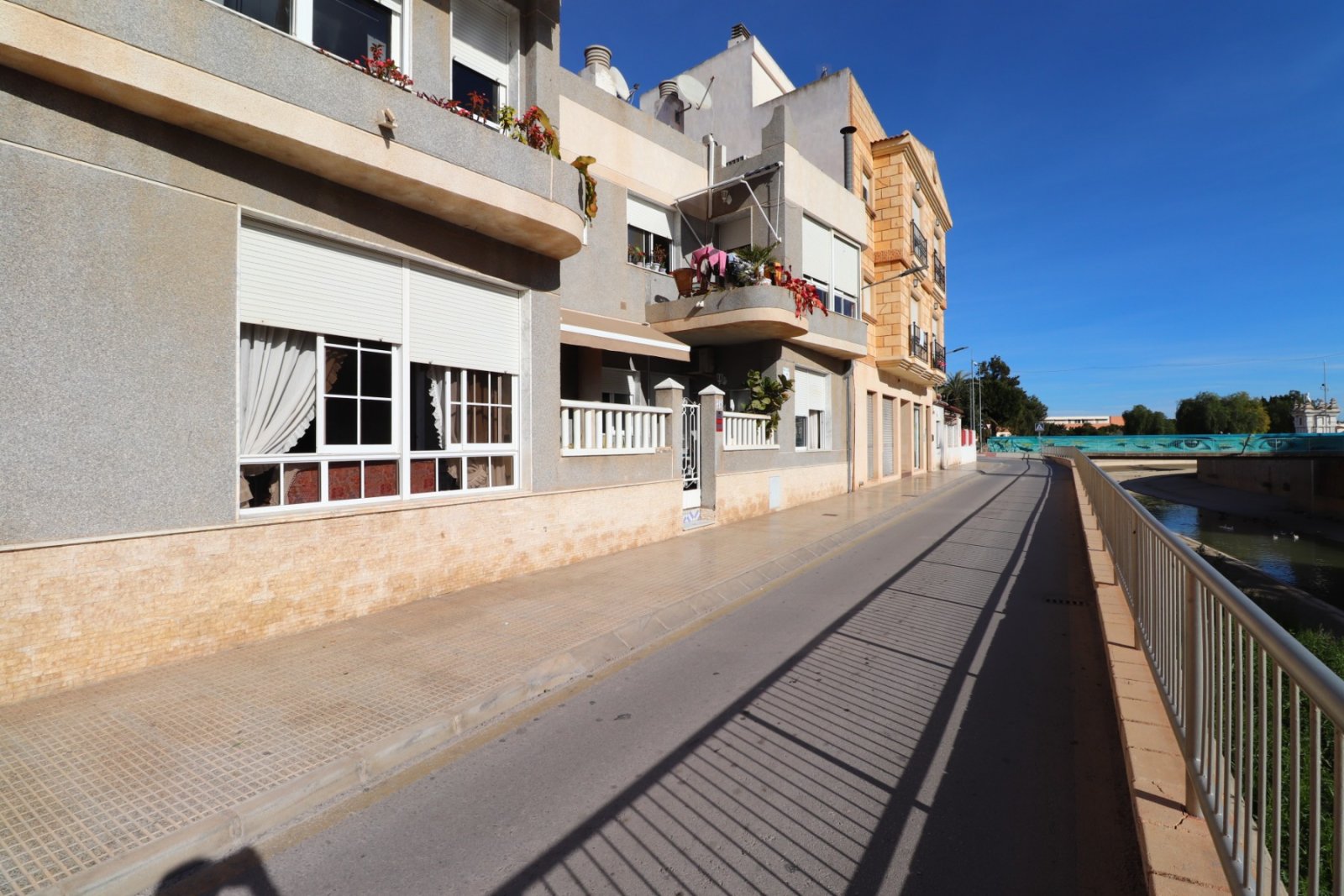 Sonniges Apartment mit Terrasse & Blick