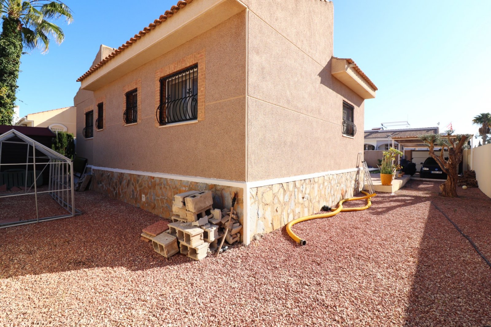  This South Facing, Three Bedroom, Detached Villa in Monte Azul, is located in a peaceful residential area with a bar and restaurant nearby. Just ...
