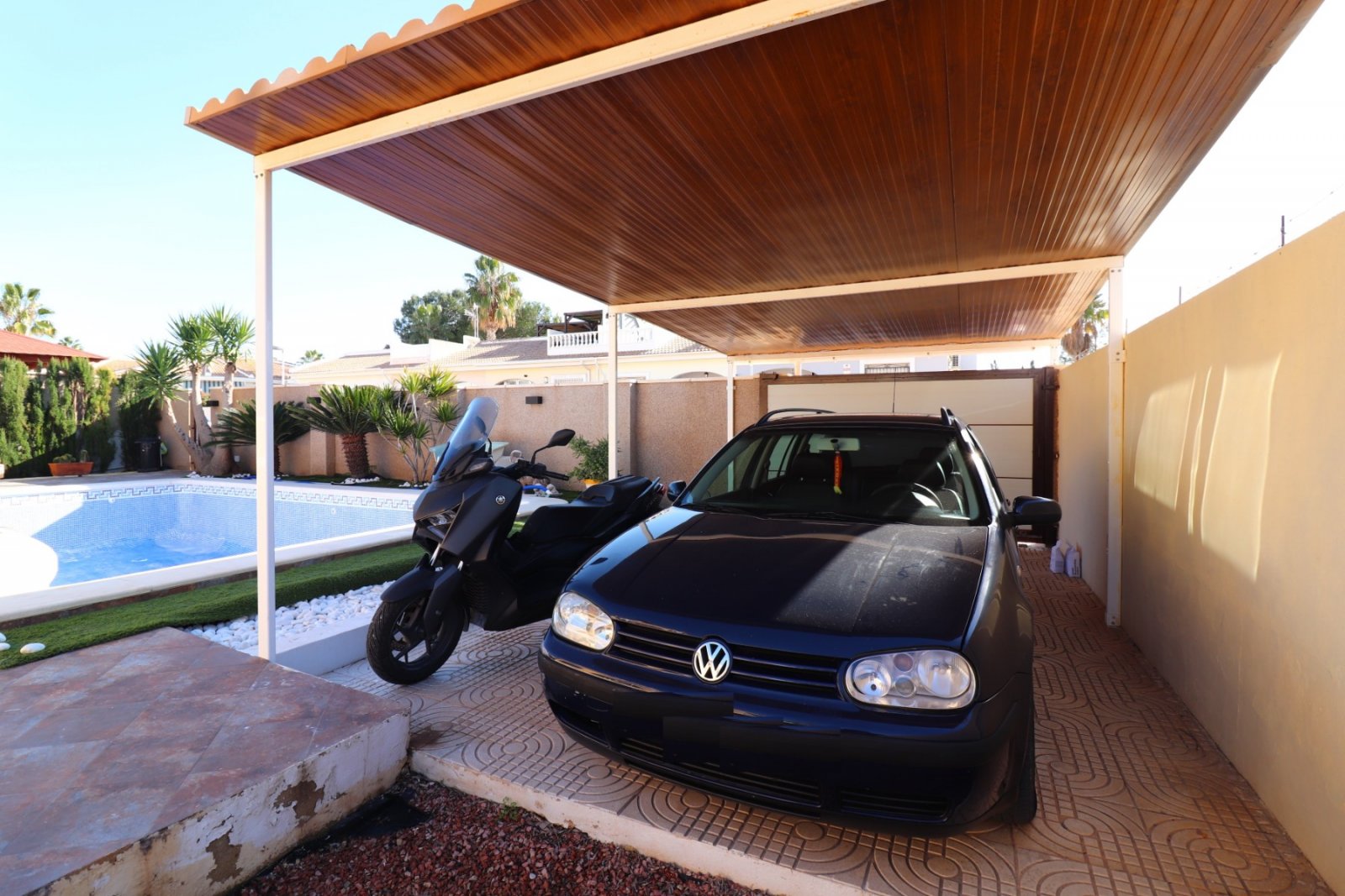   This South Facing, Three Bedroom, Detached Villa in Monte Azul, is located in a peaceful residential area with a bar and restaurant nearby. Just ...