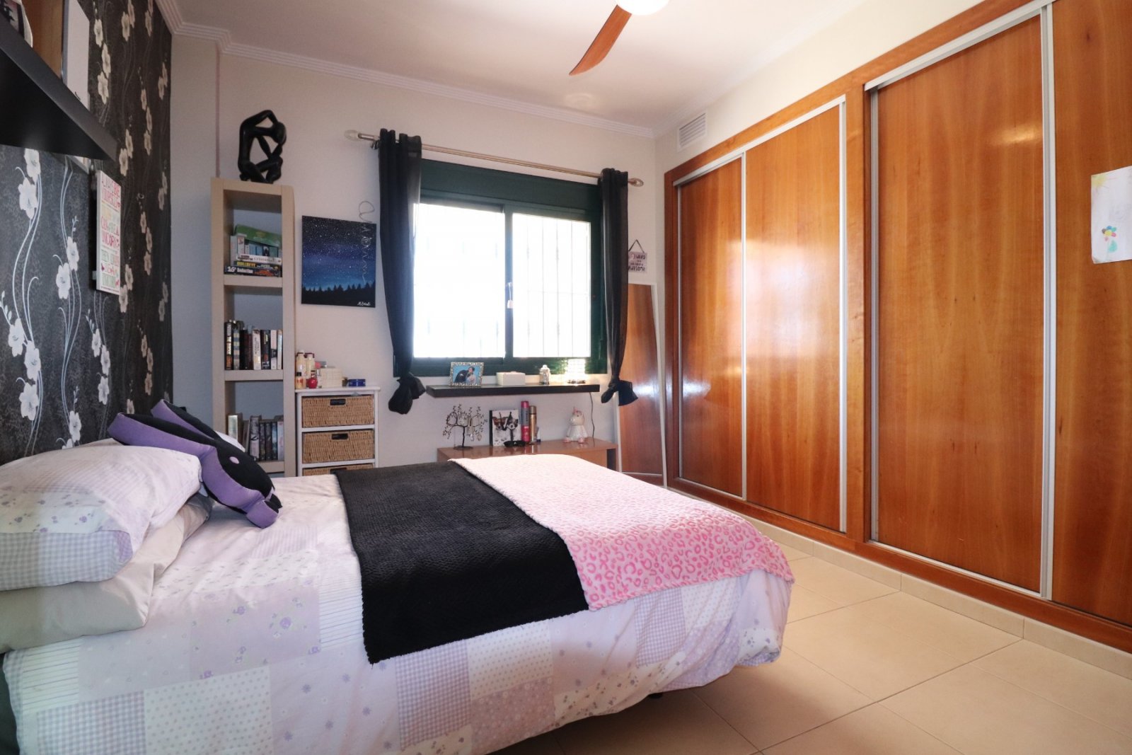   This South Facing, Four Bedroom, Detached Villa in Ciudad Quesada is located in a prestigious area, surrounded by exclusive properties in the hig...