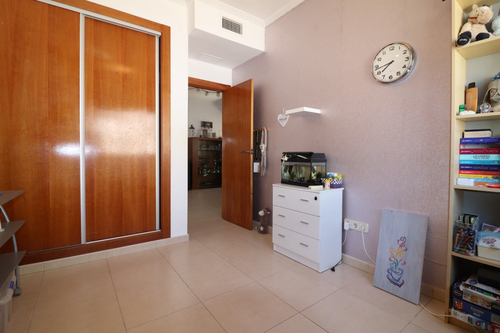   This South Facing, Four Bedroom, Detached Villa in Ciudad Quesada is located in a prestigious area, surrounded by exclusive properties in the hig...