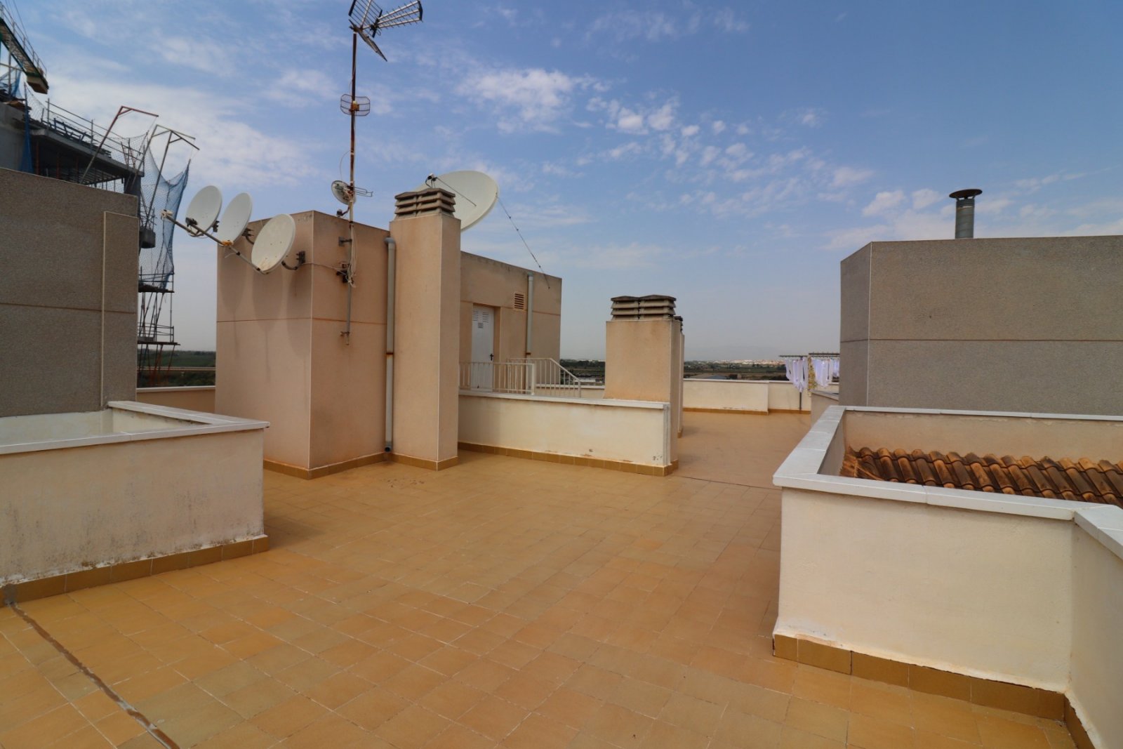   This East Facing, Two Bedroom, First Floor Apartment in Guardamar del Segura is located close to the heart of this popular coastal town. The stun...