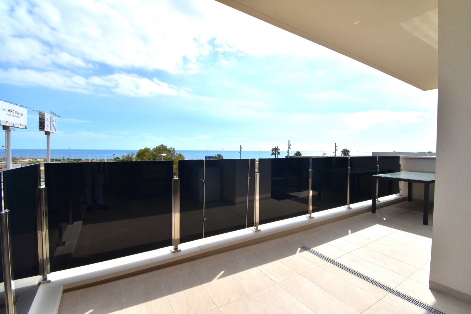  This South Facing, Three Bedroom, 2nd Floor Apartment in Playa Flamenca is located in a highly sought-after area of the Orihuela Costa, close to ...