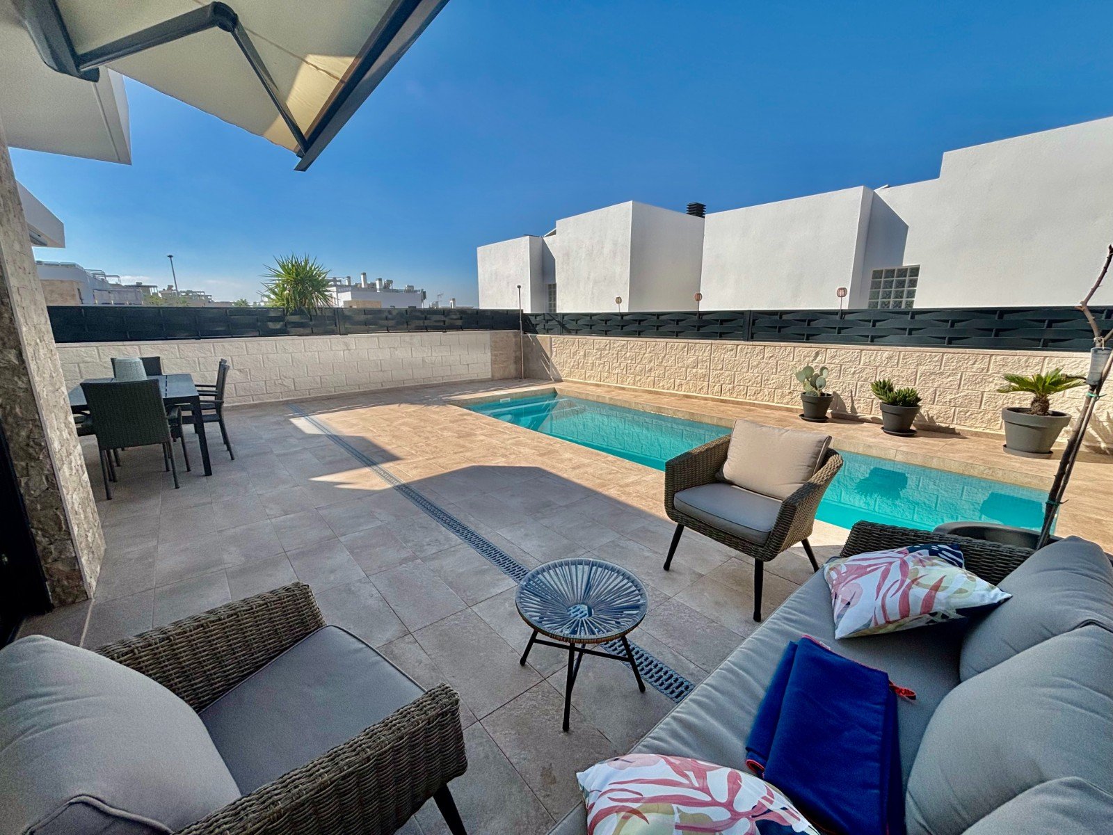   This Modern, East and West Facing, Two Bedroom Detached Villa in Benijofar is located within a highly sought-after area on the Costa Blanca South...
