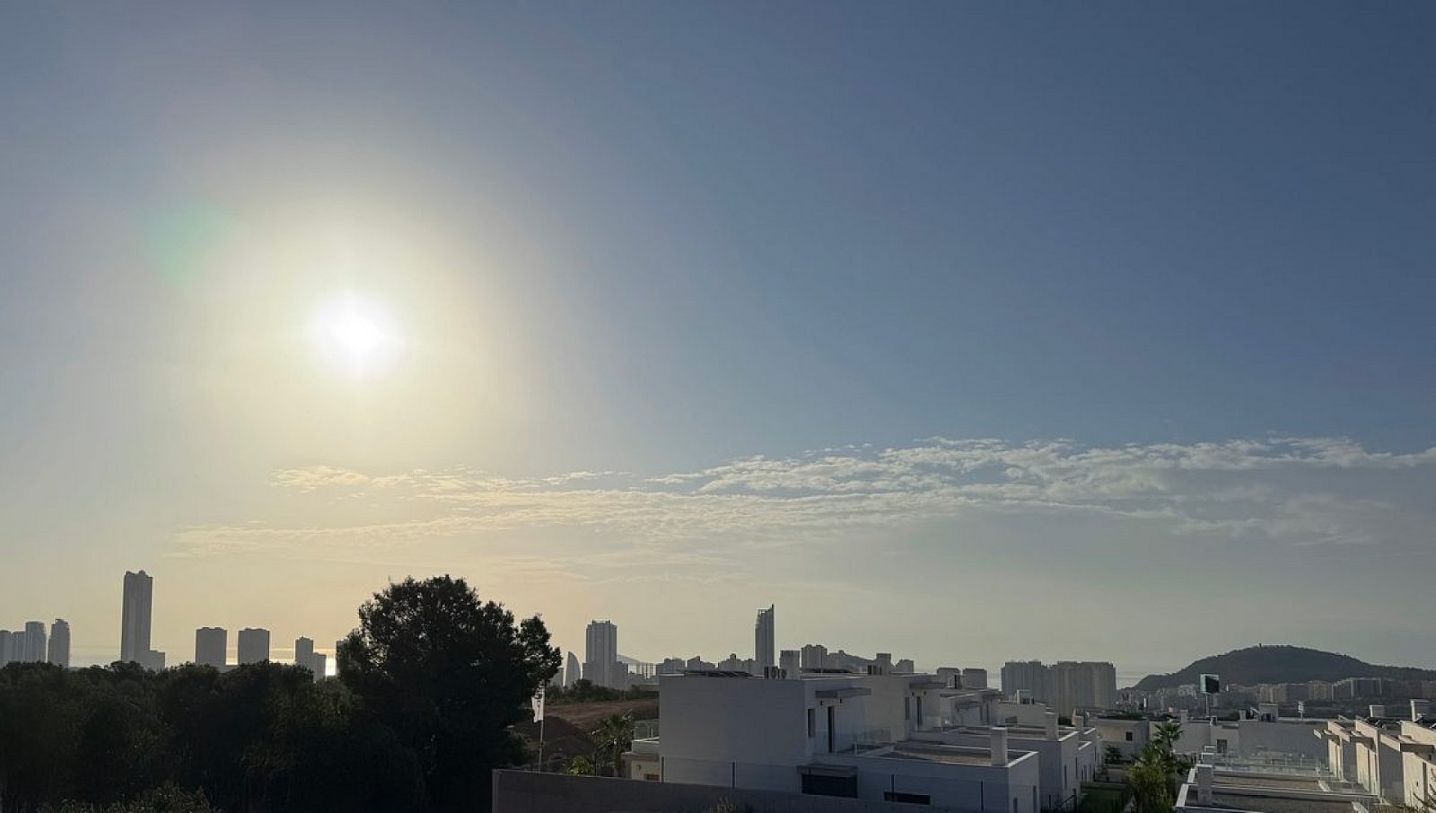 <p>Villa provided with 4 Bedrooms and 4 Bathrooms, private swimming pool and parking space on own plot. </p>