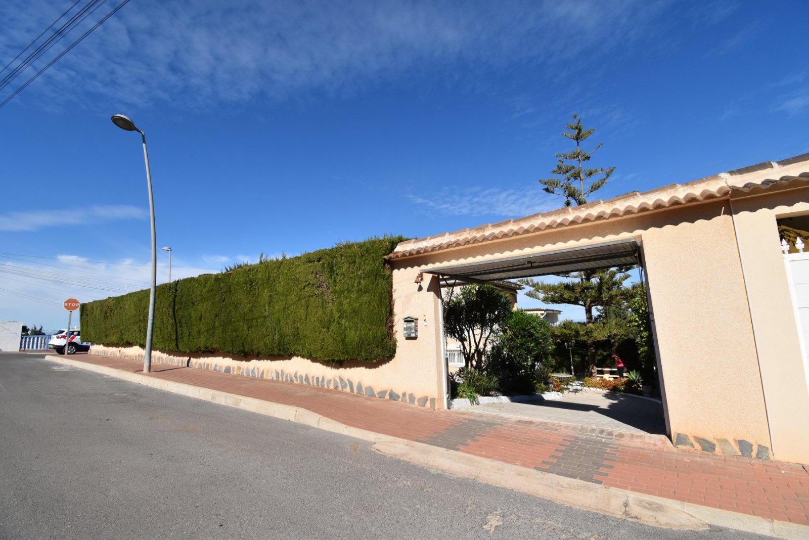   This Four Bedroom South Facing Semi Detached Villa in Los Balcones, is located in a highly desirable area on the Costa Blanca South, within just ...