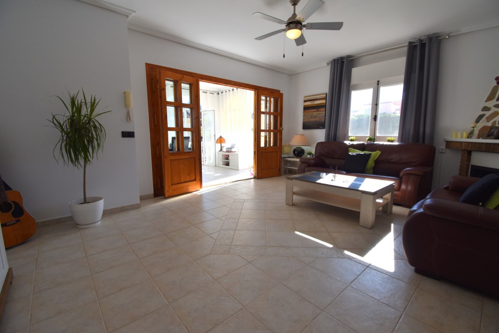   This Four Bedroom South Facing Semi Detached Villa in Los Balcones, is located in a highly desirable area on the Costa Blanca South, within just ...