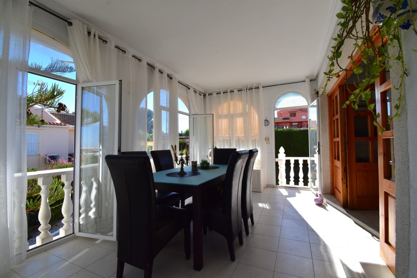   This Four Bedroom South Facing Semi Detached Villa in Los Balcones, is located in a highly desirable area on the Costa Blanca South, within just ...