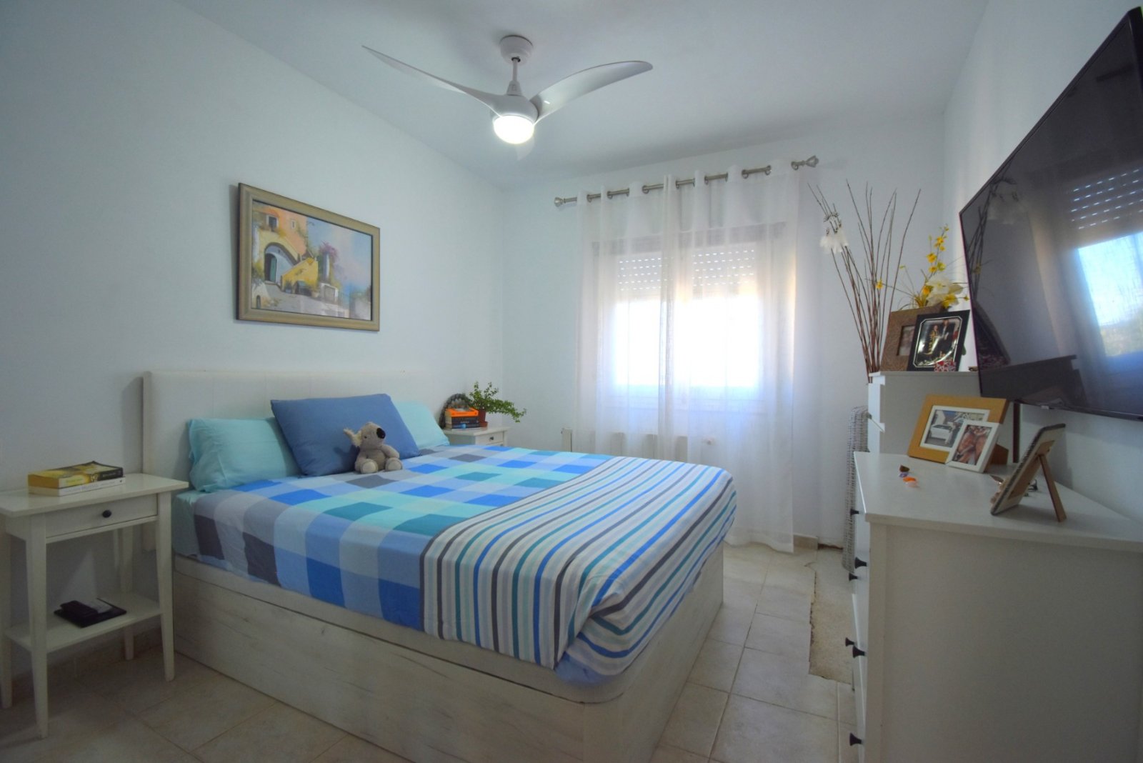   This Four Bedroom South Facing Semi Detached Villa in Los Balcones, is located in a highly desirable area on the Costa Blanca South, within just ...