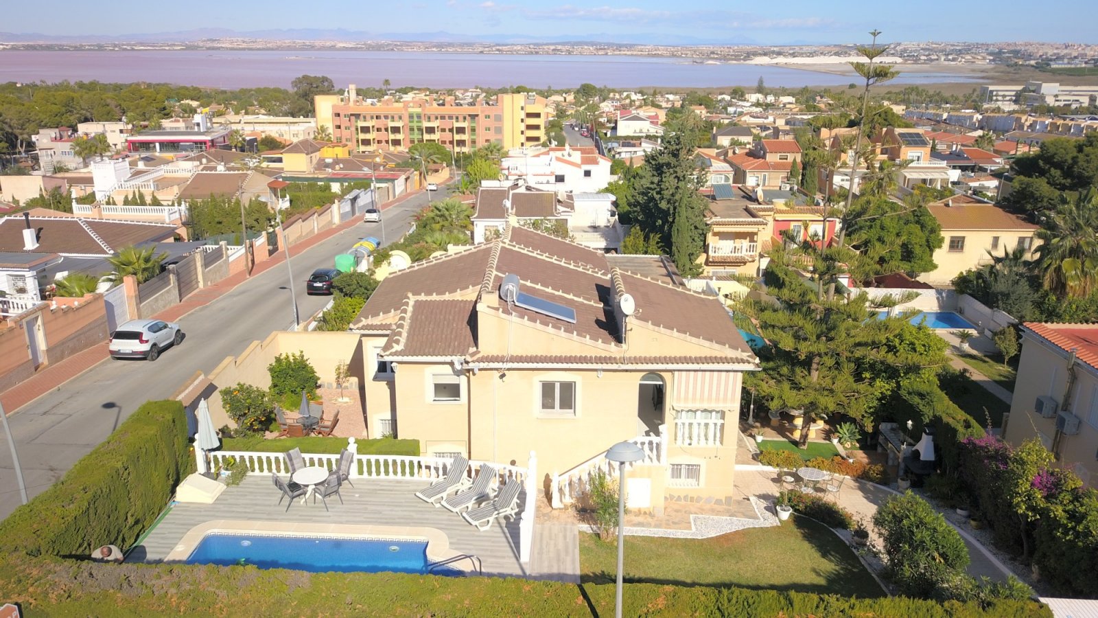   This Four Bedroom South Facing Semi Detached Villa in Los Balcones, is located in a highly desirable area on the Costa Blanca South, within just ...