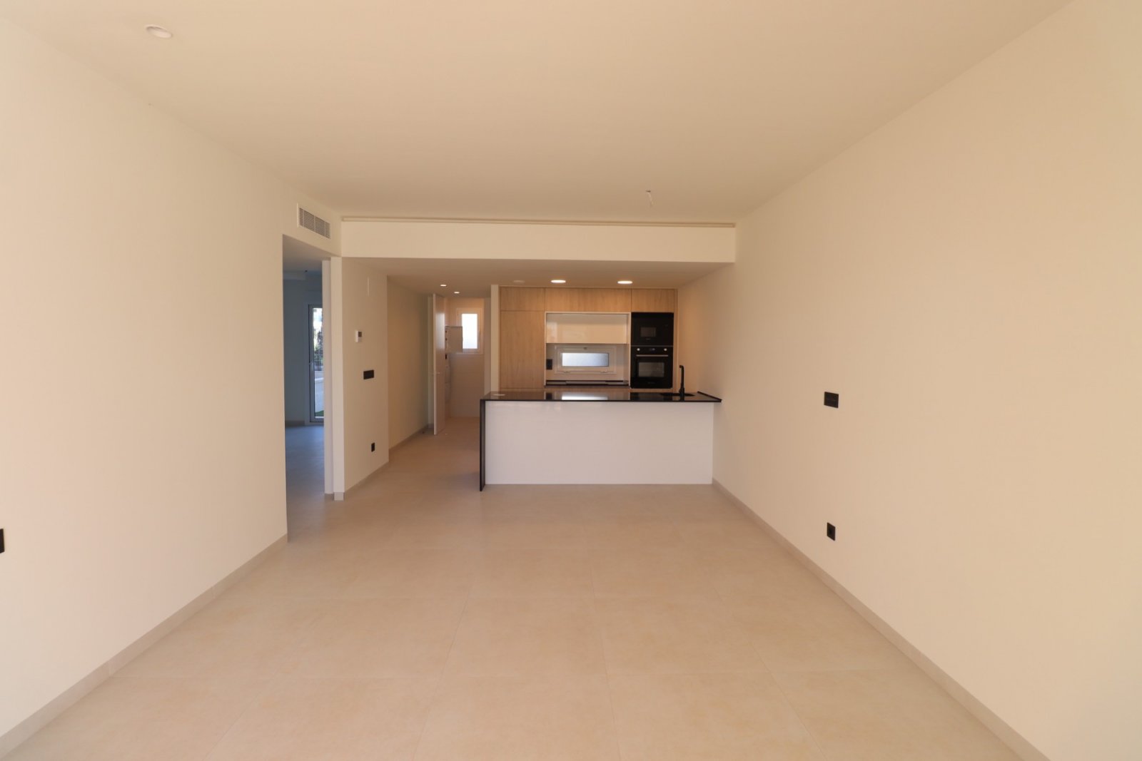   This South Facing Two Bedroom Ground Floor Apartment in Benijofar, is located in a desirable and modern residential area, just a five-minute driv...