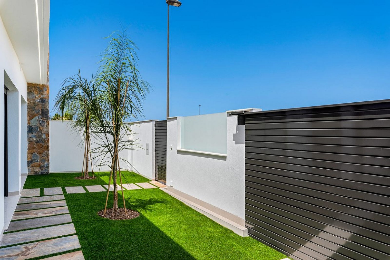 <p>Villa provided with 3 Bedrooms and 2 Bathrooms, private swimming pool and parking space on own plot. </p>