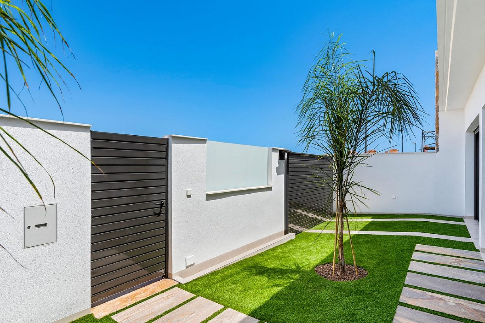 <p>Villa provided with 3 Bedrooms and 2 Bathrooms, private swimming pool and parking space on own plot. </p>