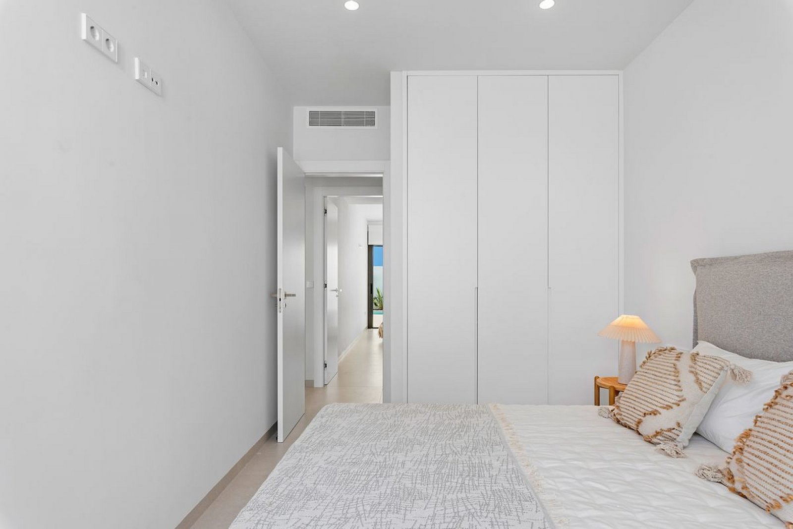 <p>Villa provided with 3 Bedrooms and 2 Bathrooms, private swimming pool and parking space on own plot. </p>
