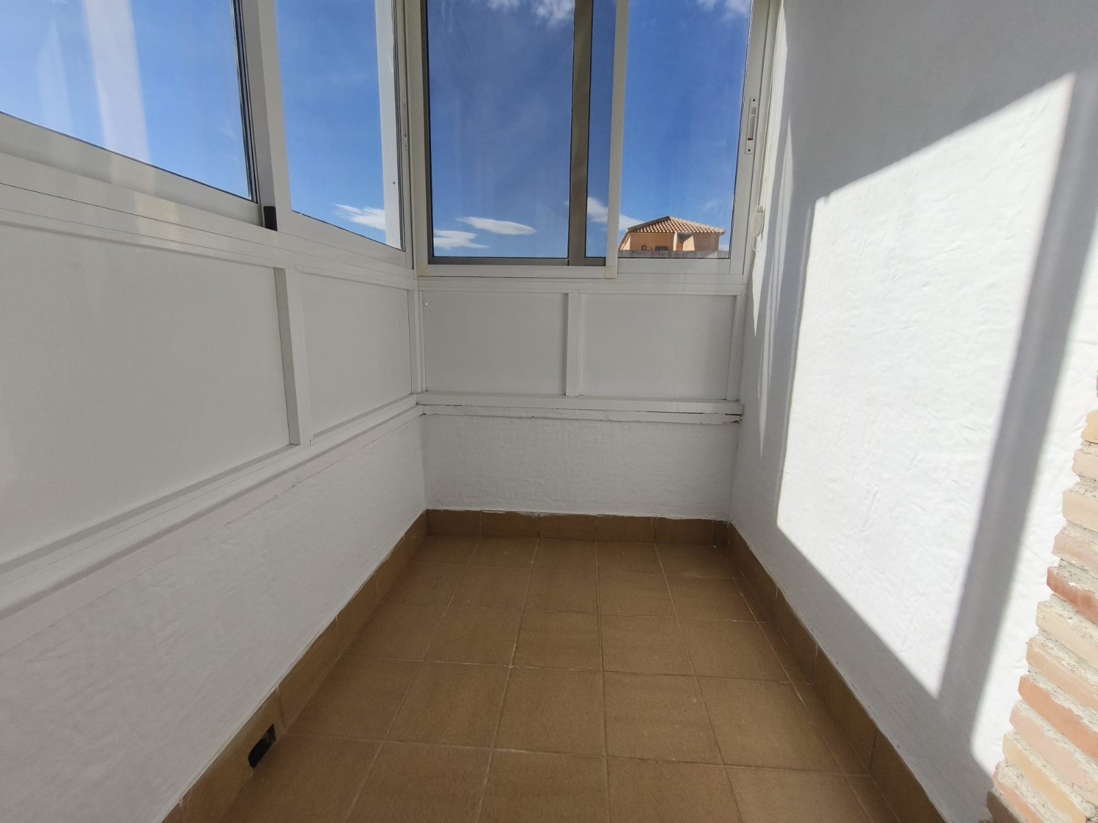   This South West Facing, Three Bedroom, Quad Villa in Lo Marabu, is located on the outskirts of Quesada, just a five minute drive away. La Marques...