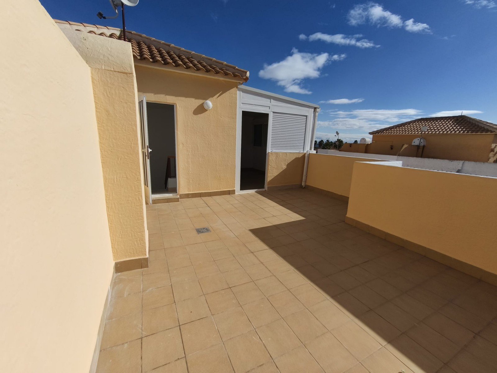   This South West Facing, Three Bedroom, Quad Villa in Lo Marabu, is located on the outskirts of Quesada, just a five minute drive away. La Marques...