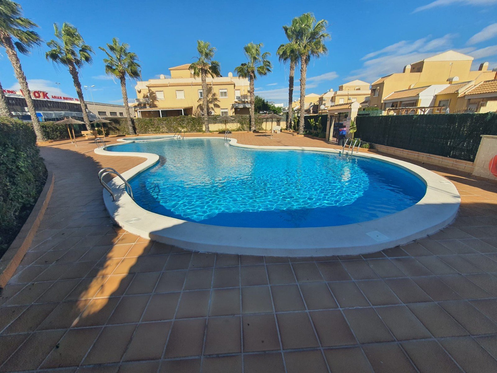   This South West Facing, Three Bedroom, Quad Villa in Lo Marabu, is located on the outskirts of Quesada, just a five minute drive away. La Marques...