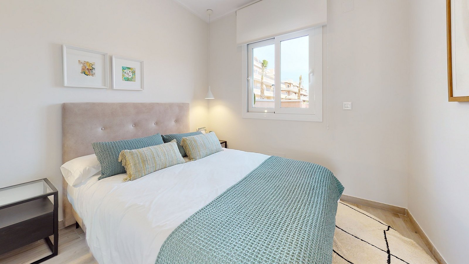 <p>Terraced villa provided with 3 Bedrooms and 2 Bathrooms, communal swimming pool and underground parking space. </p>