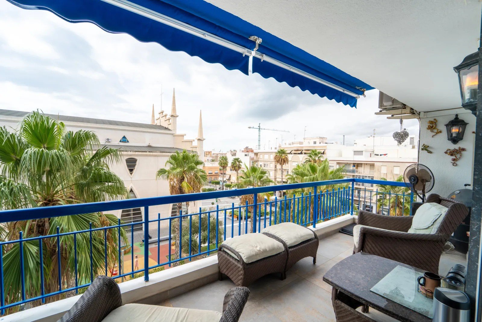 Torrevieja:   This South West Facing, Two Bedroom, Third Floor Apartment in Torrevieja, is located just a 5-minute walk from the beach, international marina, a... 