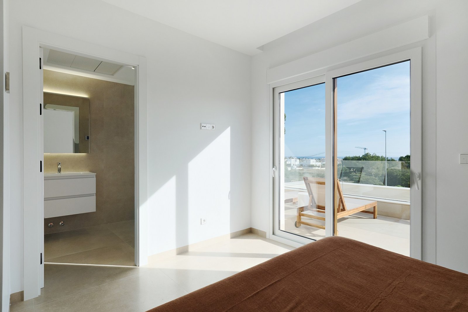 <p>Villa provided with 3 Bedrooms and 2 Bathrooms, private swimming pool and parking space on own plot. </p><p>Welcome to this beautiful villa in L...