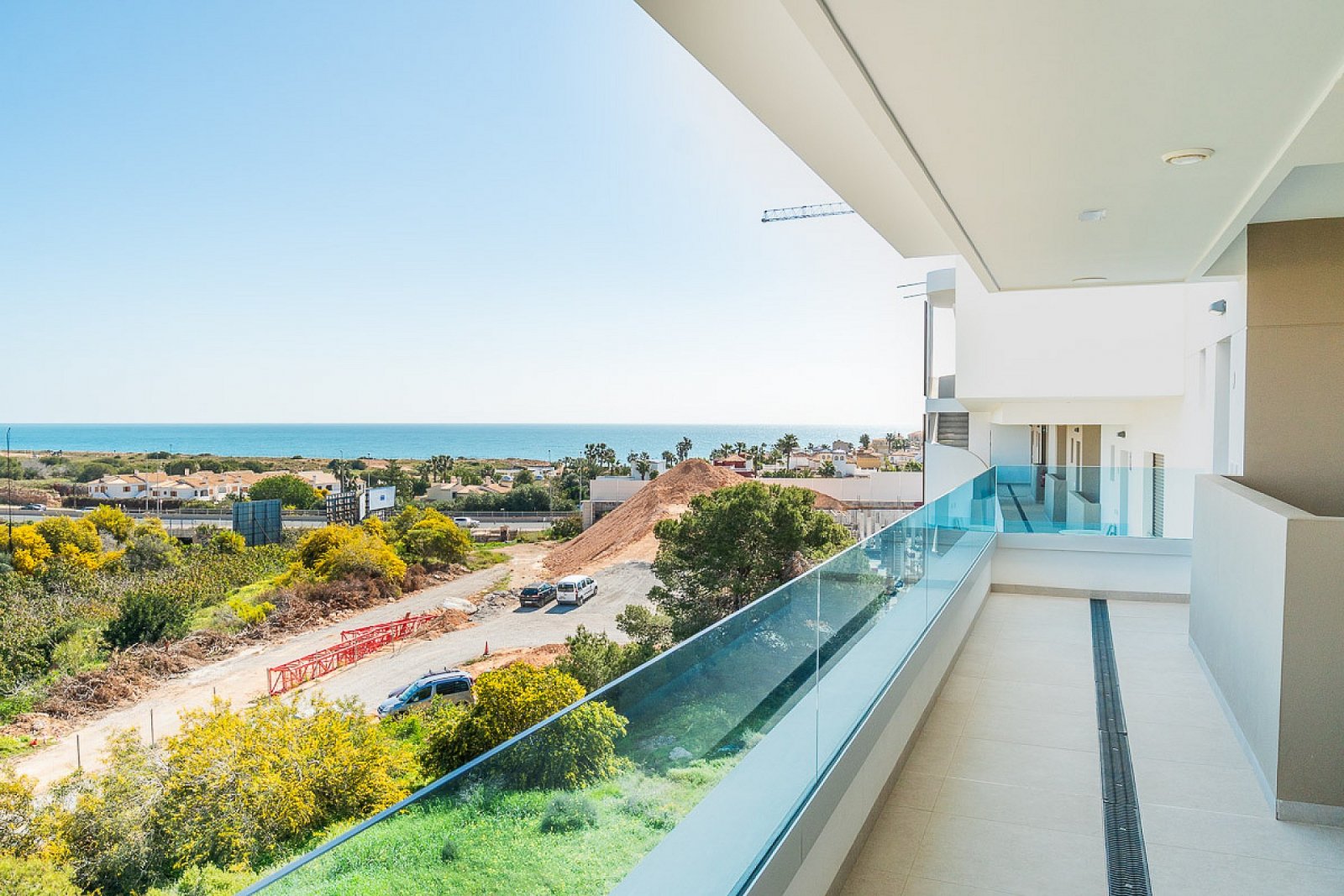 <p>Apartment with garden provided with 2 Bedrooms and 2 Bathrooms, communal swimming pool and underground parking space with storage room. </p>