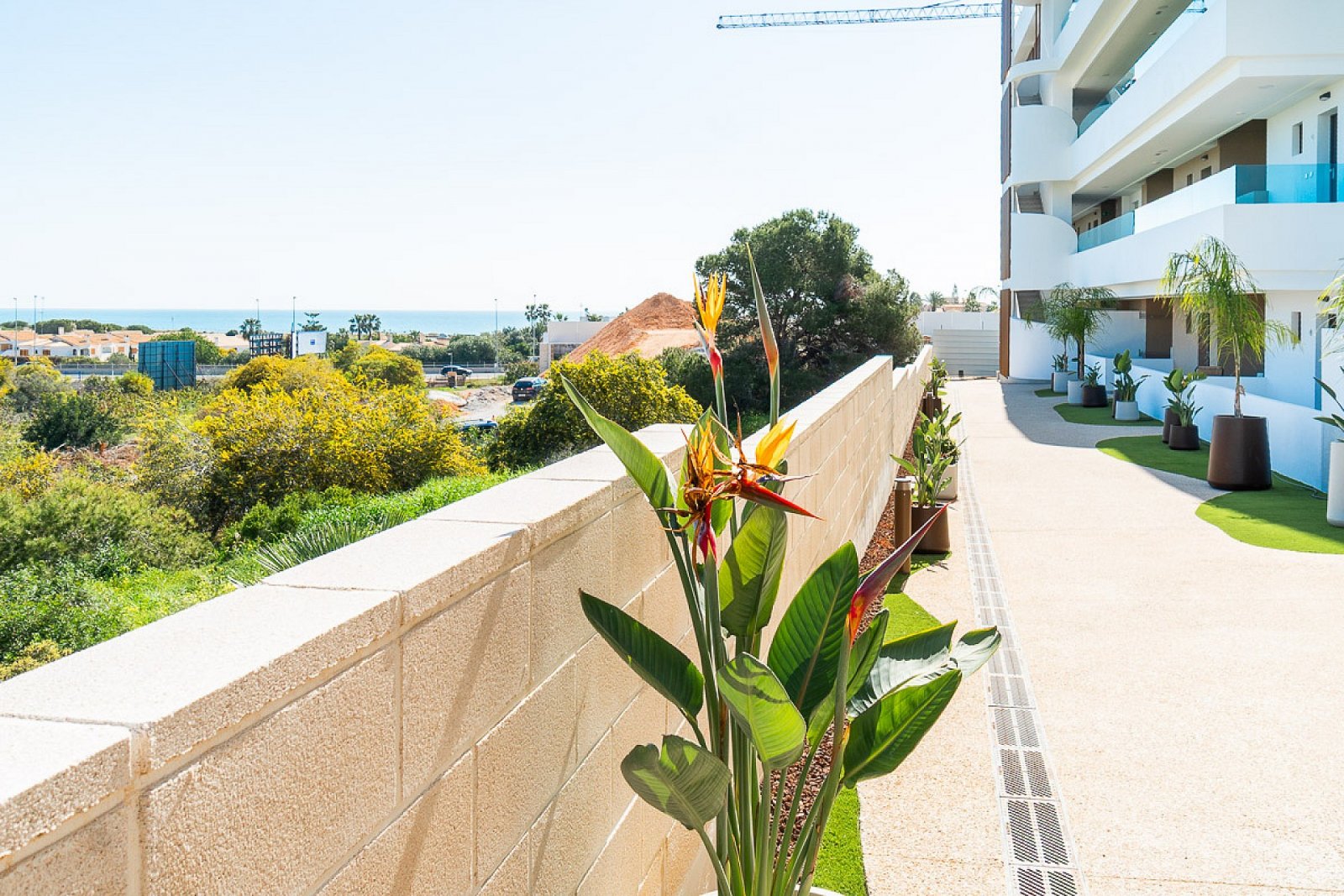 <p>Apartment with garden provided with 2 Bedrooms and 2 Bathrooms, communal swimming pool and underground parking space with storage room. </p>