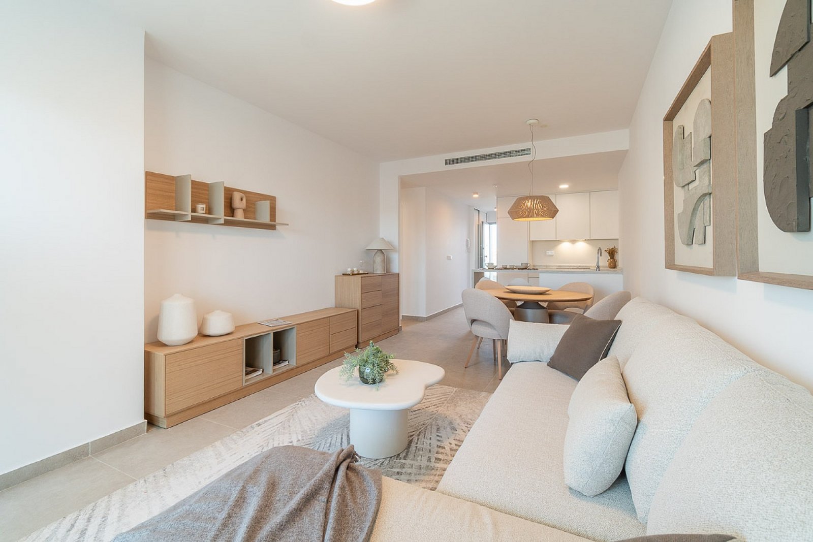 <p>Apartment with garden provided with 2 Bedrooms and 2 Bathrooms, communal swimming pool and underground parking space with storage room. </p>