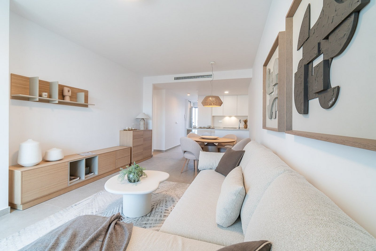 <p>Apartment with garden provided with 2 Bedrooms and 2 Bathrooms, communal swimming pool and underground parking space with storage room. </p>