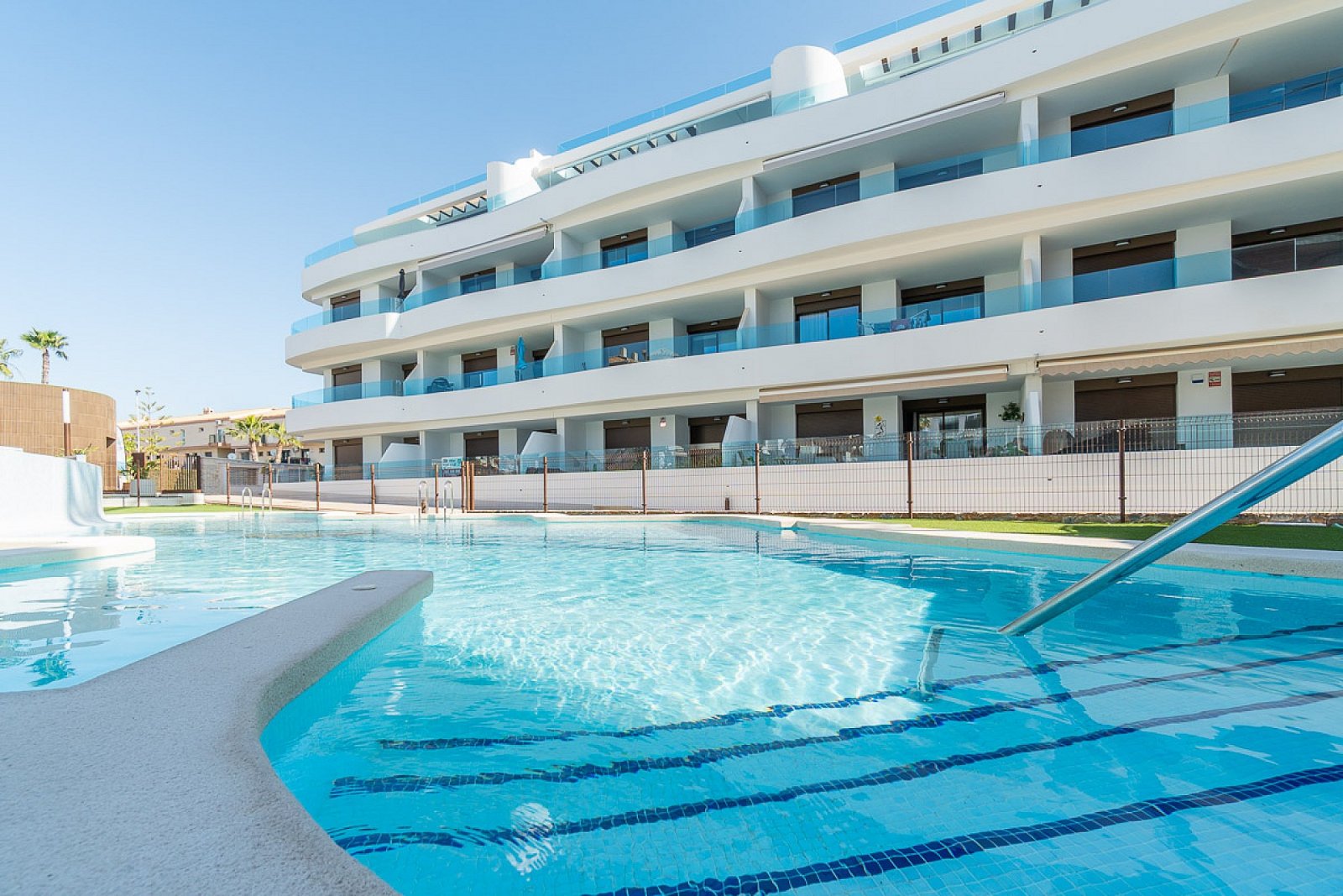 <p>Apartment with garden provided with 2 Bedrooms and 2 Bathrooms, communal swimming pool and underground parking space with storage room. </p>