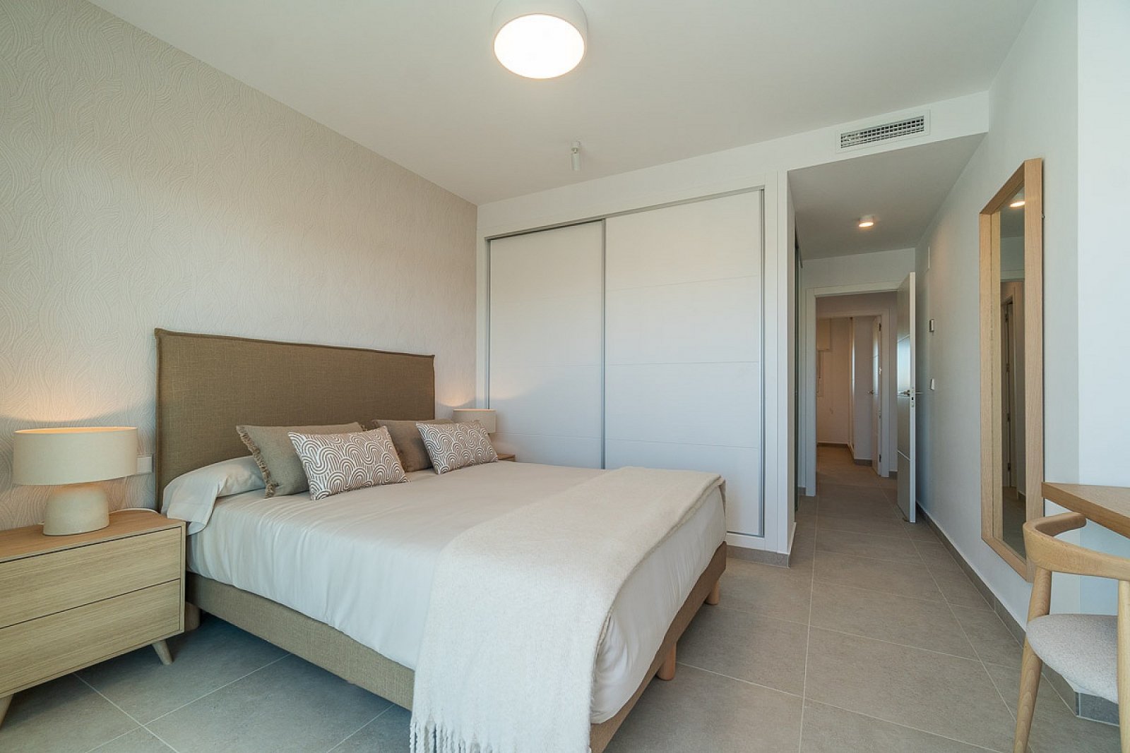 <p>Apartment with garden provided with 2 Bedrooms and 2 Bathrooms, communal swimming pool and underground parking space with storage room. </p>