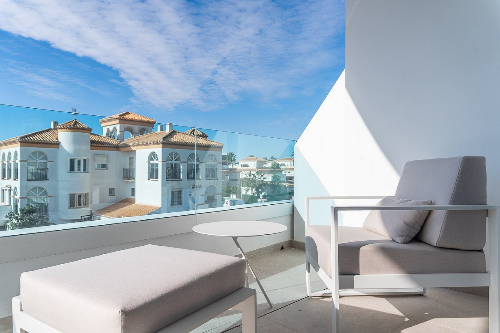 <p>Apartment with garden provided with 2 Bedrooms and 2 Bathrooms, communal swimming pool and underground parking space with storage room. </p>