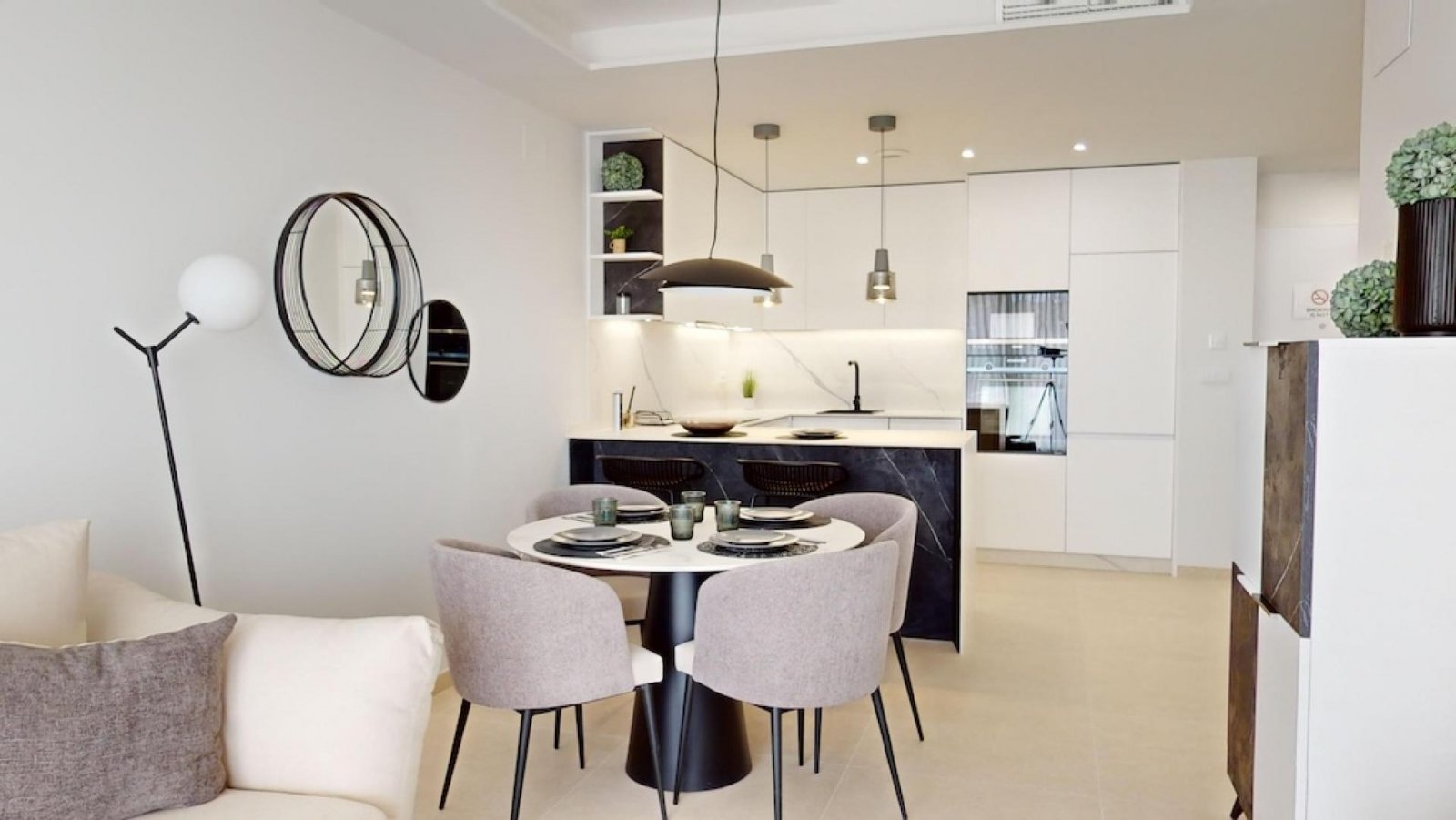 Exklusives Apartment mit Terrasse, Pool und Tiefgaragenstellplatz