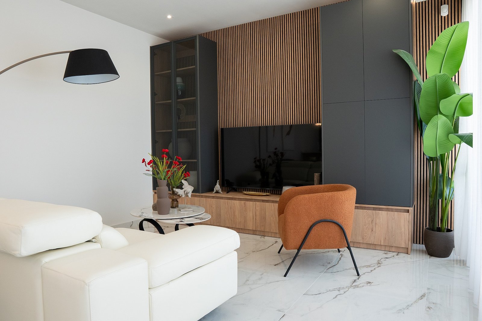 <p>Villa provided with 3 Bedrooms and 3 Bathrooms, private swimming pool and parking space on own plot. </p>