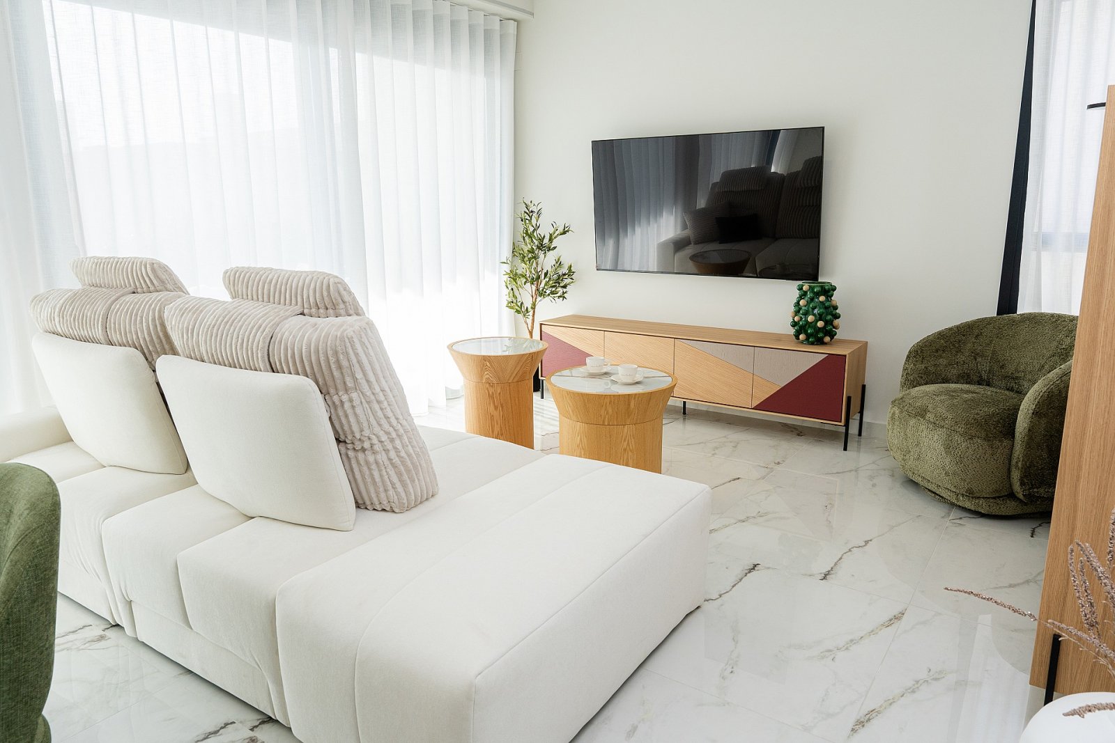 <p>Villa provided with 3 Bedrooms and 3 Bathrooms, private swimming pool and parking space on own plot. </p>