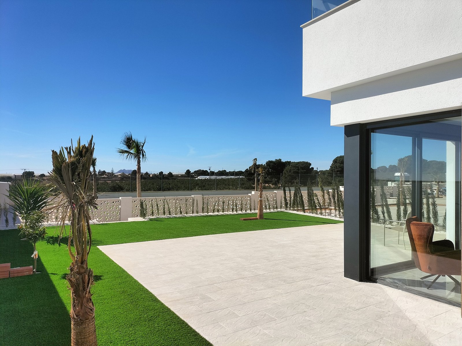 Stilvolle Villa mit großzügigen Wohnbereichen und Gemeinschaftspool
