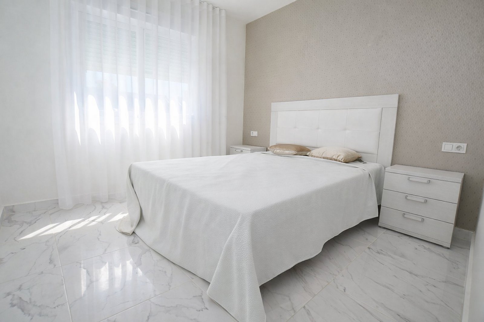 <p>Apartments - solarium provided with 2 Bedrooms and 2 Bathrooms, communal swimming pool and parking spot. </p><p>An exclusive new development in ...